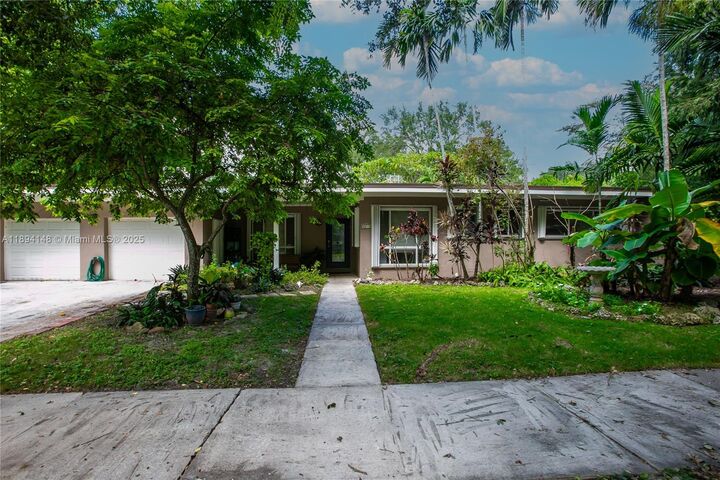 Property Photo: 8031 SW 98th Ter FL 33156