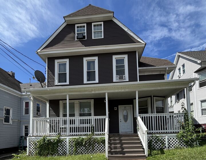 Property Photo:  23 Randolph Avenue  CT 06451 