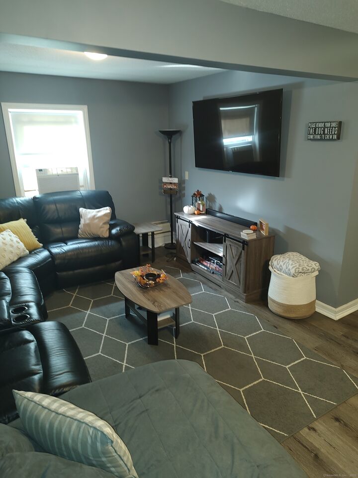 Property Photo: 29 Eagle Court CT 06450