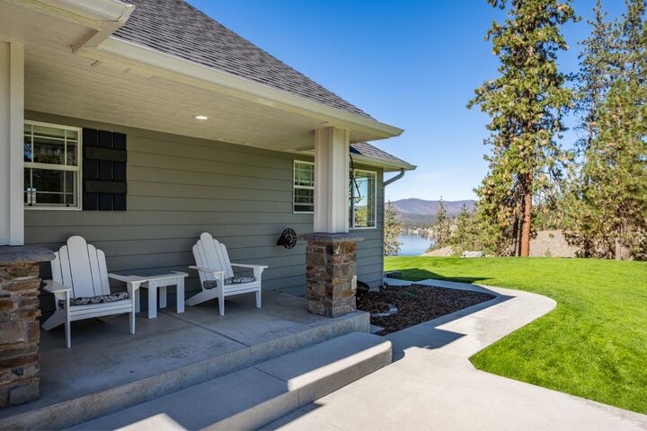 Property Photo:  6263 Brennan Ct  WA 99026 