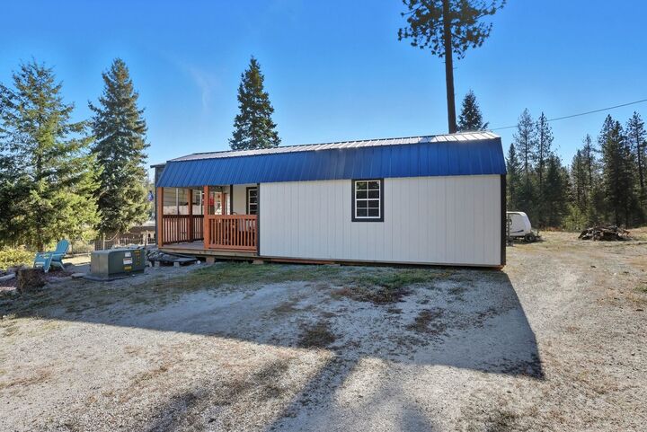 Property Photo:  211 Pine Hill Rd  WA 99156 