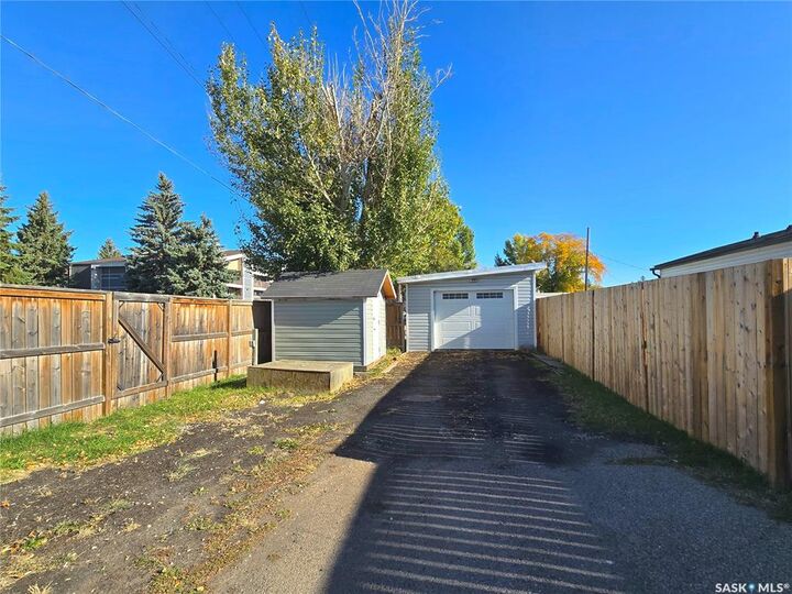 Property Photo: 219 Grant Street 2 SK S7N 2A5