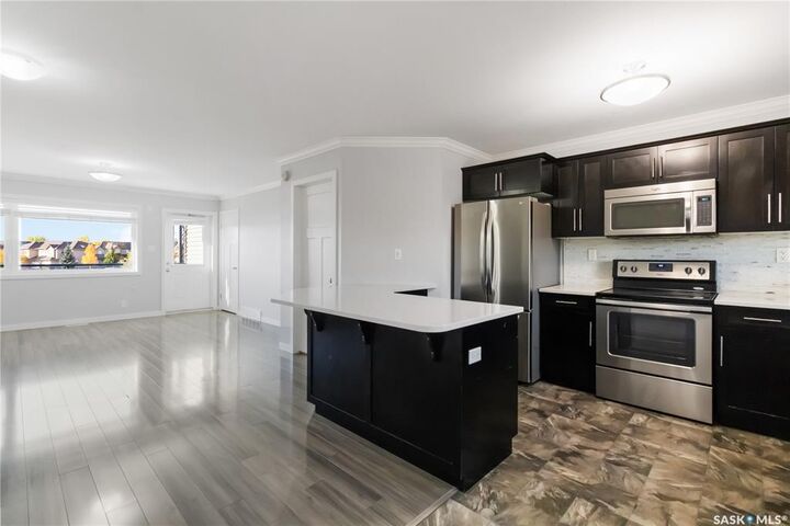 Property Photo:  620 Cornish Road 364  SK S7T 0Y3 