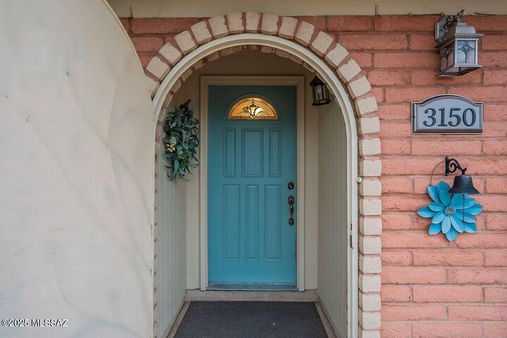 Property Photo: 3150 S Eastview Avenue AZ 85730
