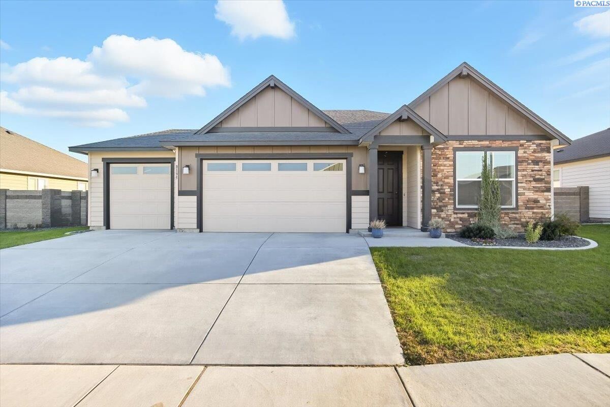 Property Photo: 8195 Lennox St WA 99353