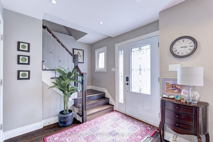 Property Photo:  17 Evesham Crescent  ON L6T 3R9 