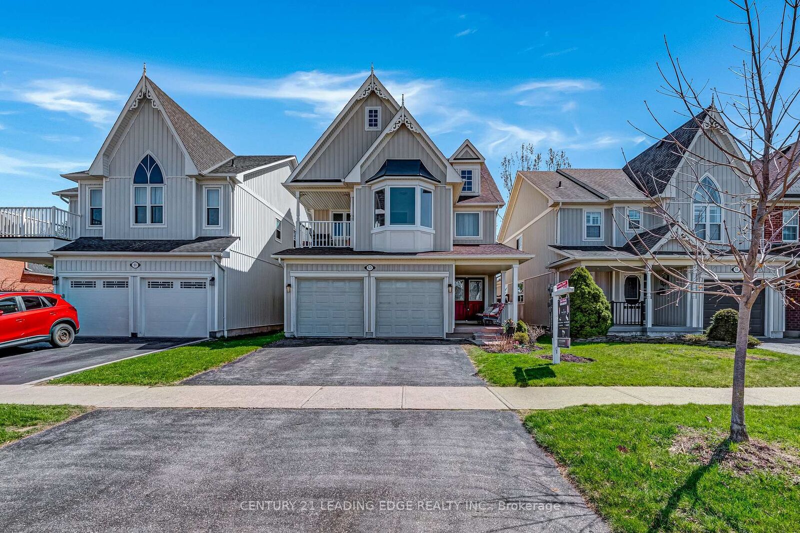 Photo de la propriété: 53 Kinross Avenue ON L1M 2C4
