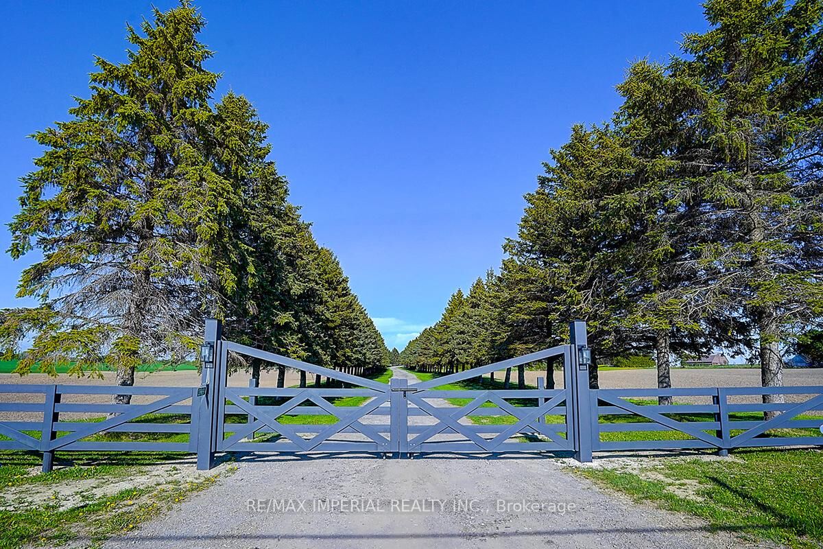 Photo de la propriété:  13969 Kennedy Road  ON L4A 4B4