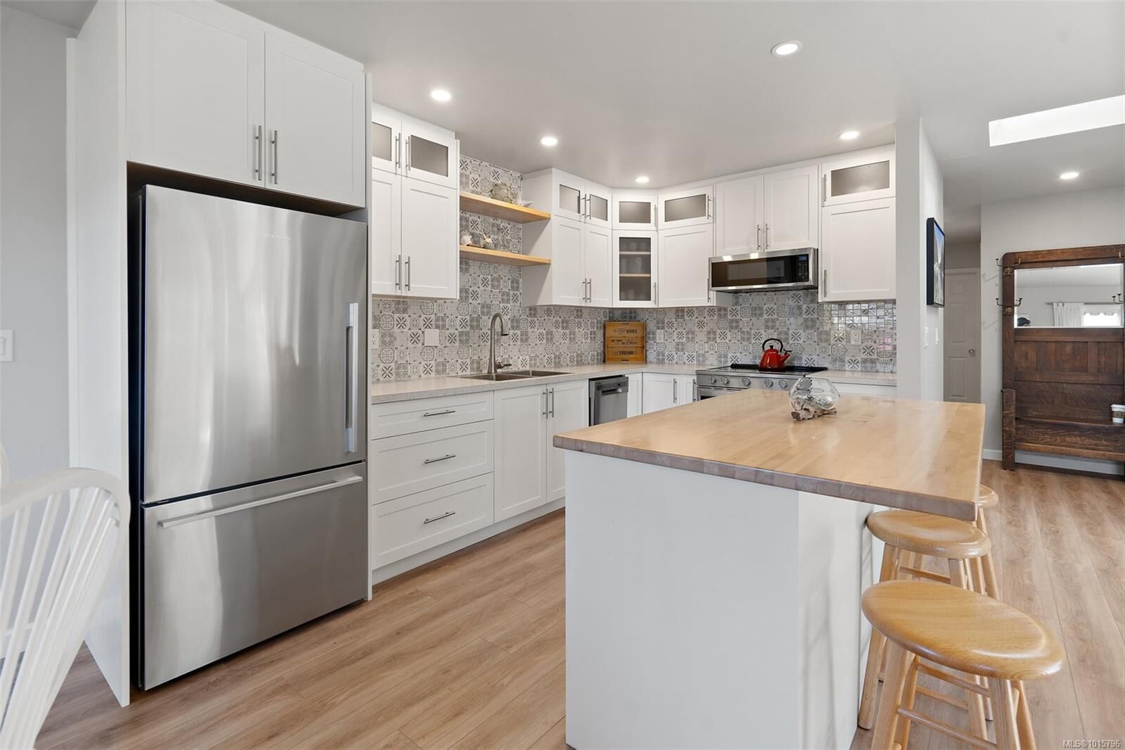 Property Photo:  10008 Third St 6  BC V8L 3B3 