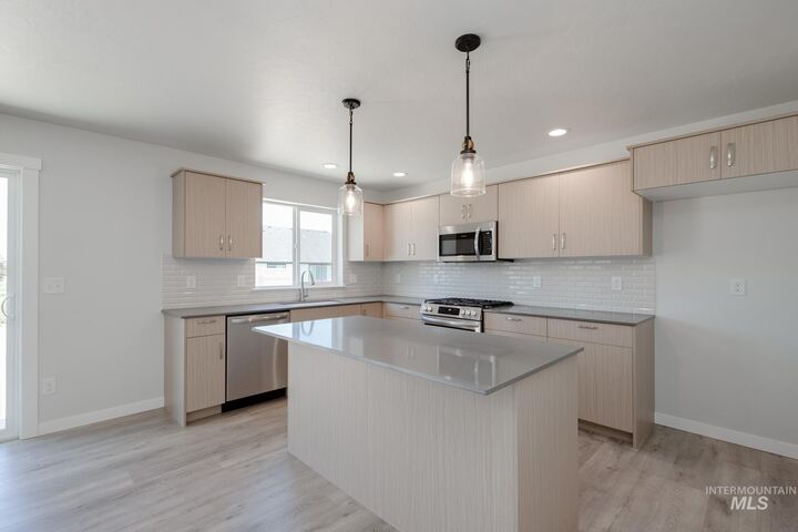 Property Photo: 6985 S Old Farm Ave ID 83642