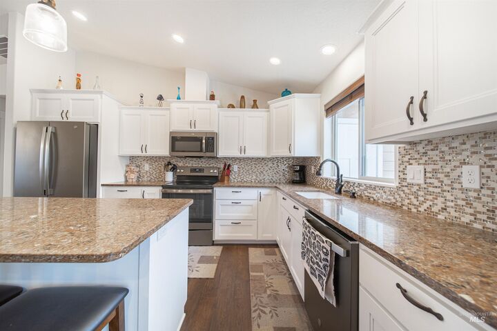 Property Photo:  1727 Canyon Crest Way  ID 83501