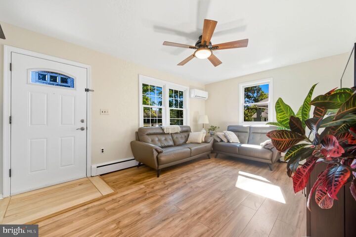 Property Photo: 806 Woodland Avenue DE 19808