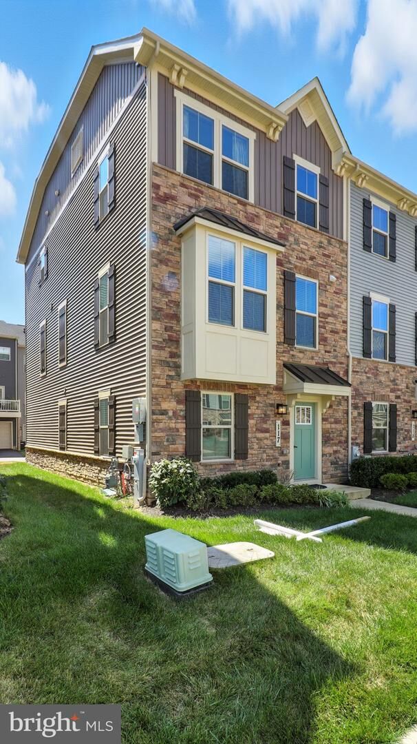 Property Photo: 117 Hawlings River Road MD 20708