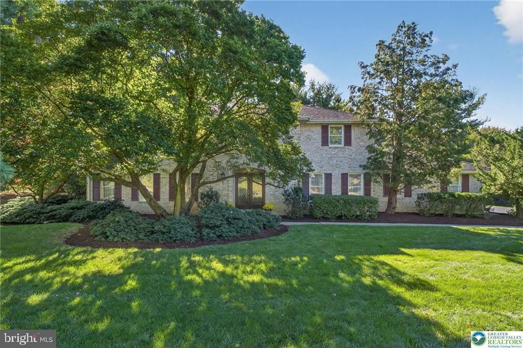 Property Photo: 1830 Sherwood Road PA 18103