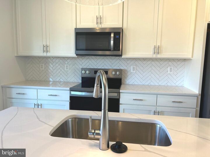 Property Photo: 206 Monteith Drive VA 22601