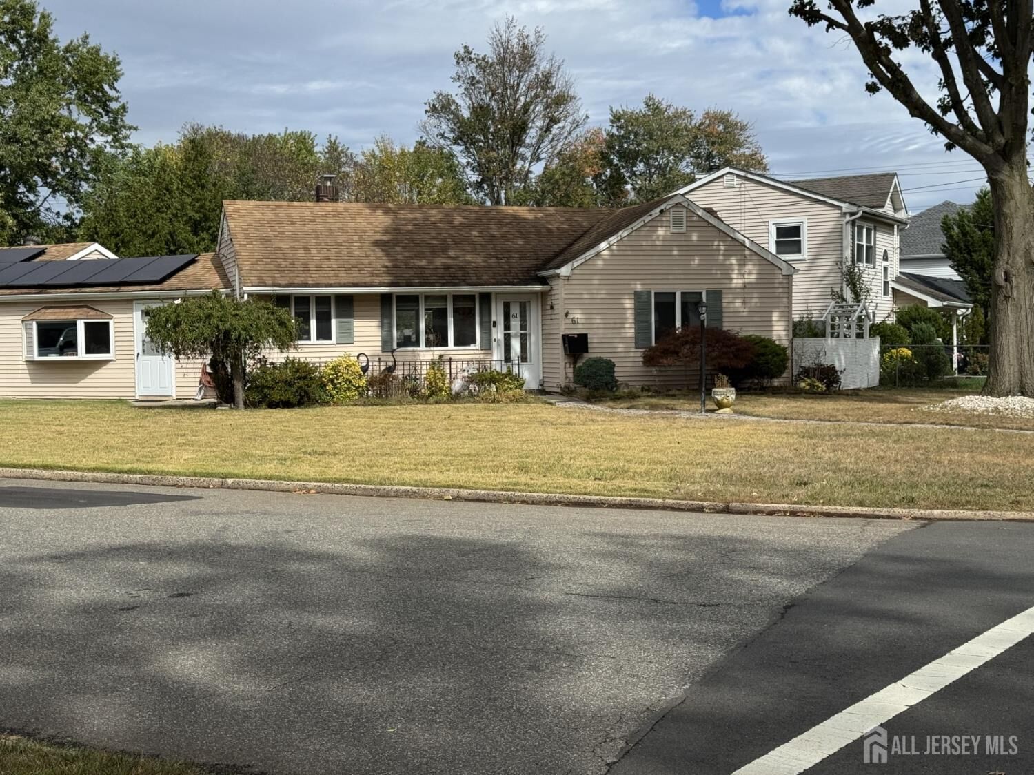 Property Photo:  61 Runyon Avenue  NJ 08817 