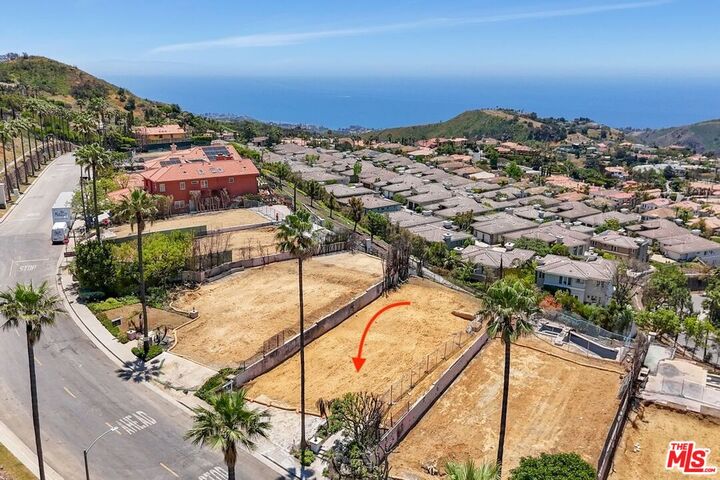 1630 Chastain Pkwy  Pacific Palisades CA 90272 photo