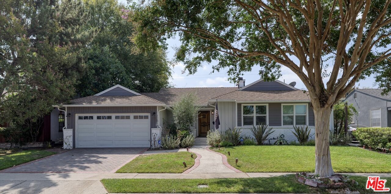 Property Photo: 12814 Collins St CA 91607