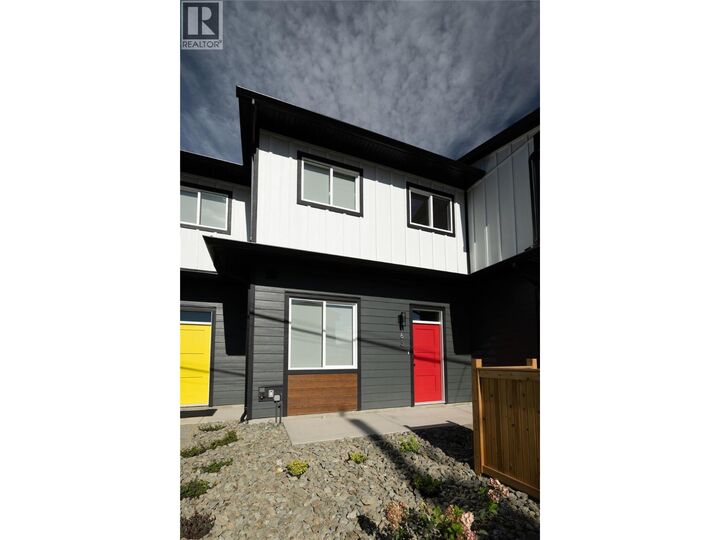 Property Photo:  163 Chestnut Avenue  BC V2B 1L3 