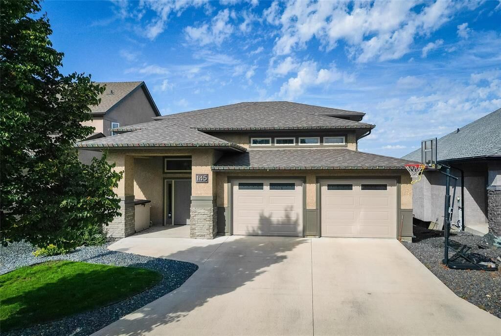 Property Photo: 145 Sablewood Road MB R3Y 1N3