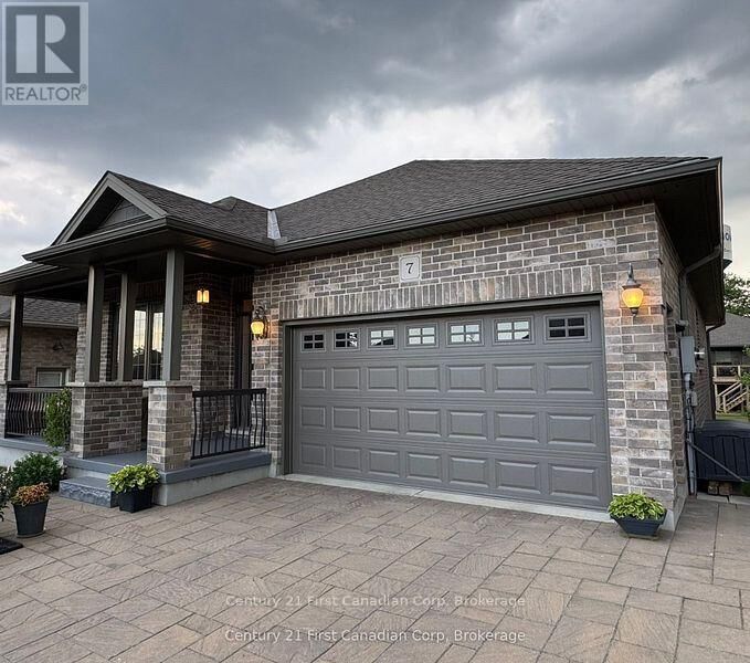 Photo de la propriété: 132 Robin Ridge Drive 7 ON L0L 1B0