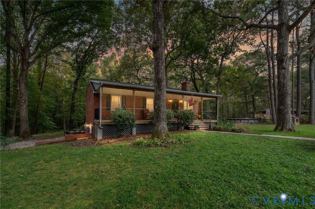 Property Photo: 5281 Pole Green Road VA 23116