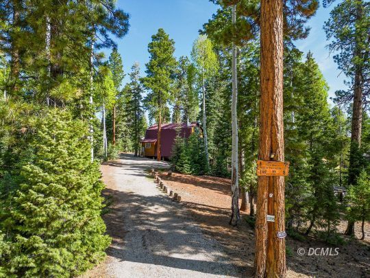 Property Photo: 4051 N Porcupine Cir UT 84762
