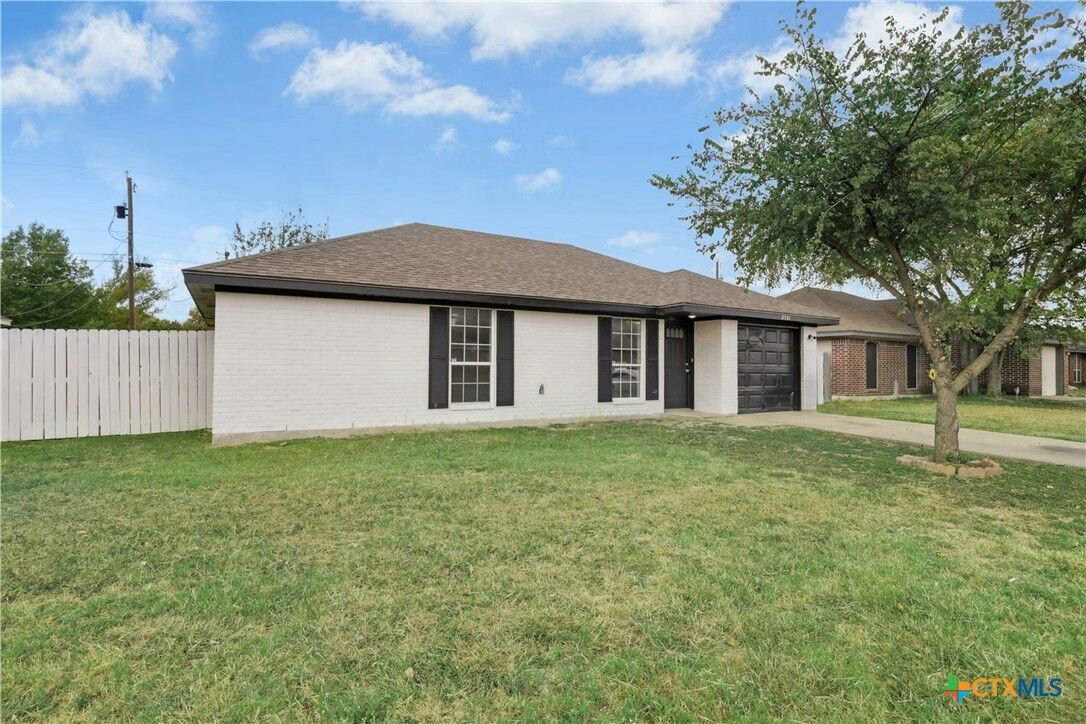 Property Photo: 2701 Cross Timber Drive TX 76543