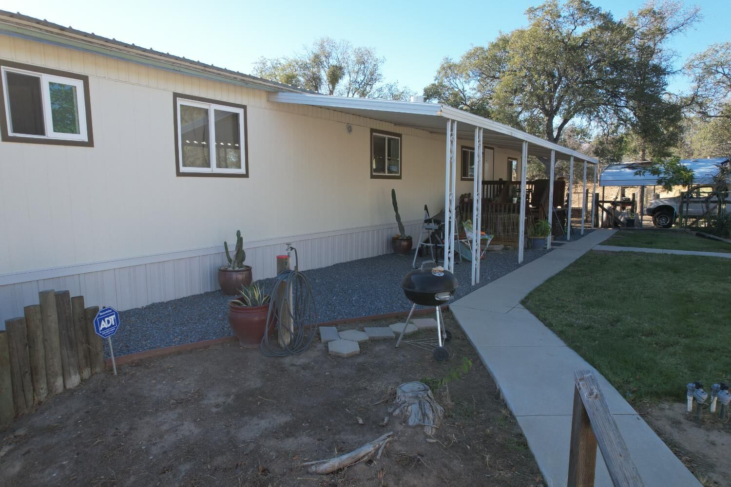 Property Photo: 33379 Buttercup Lane CA 93675