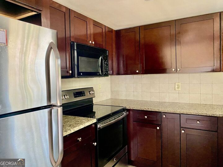 Property Photo: 493 King Arnold Street Unit 3 GA 30354