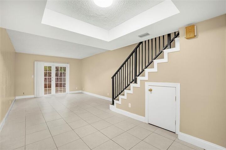 Property Photo: 6111 SW 42nd Ct FL 33314