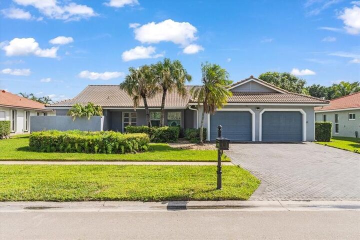 Property Photo:  10082 Harbourtown Ct  FL 33498 
