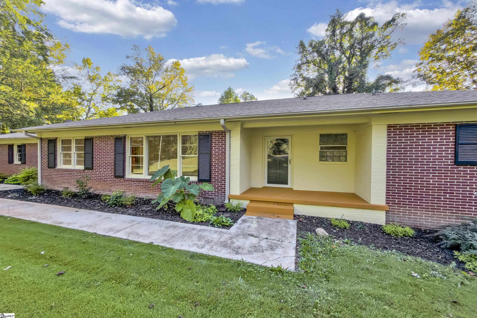 Property Photo: 3823 Maid Marion Lane SC 29302
