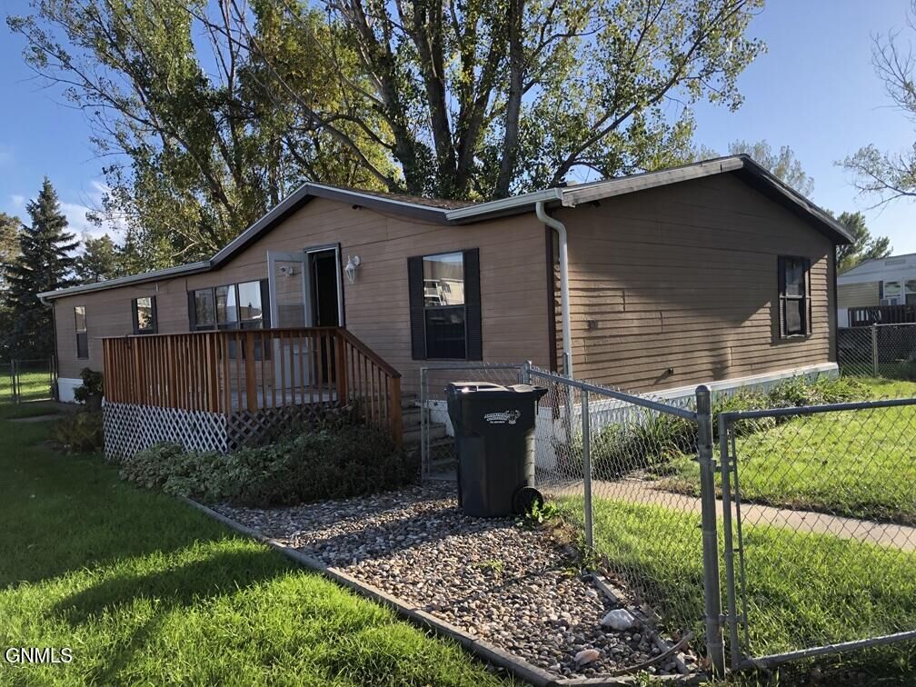 Property Photo: 301 Oxford Drive ND 58504
