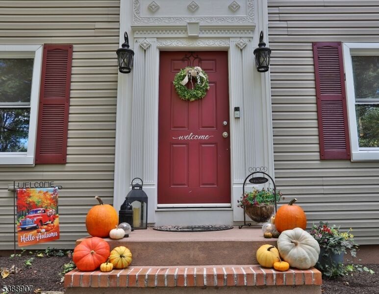 Property Photo:  104 Fox Run  NJ 08886 