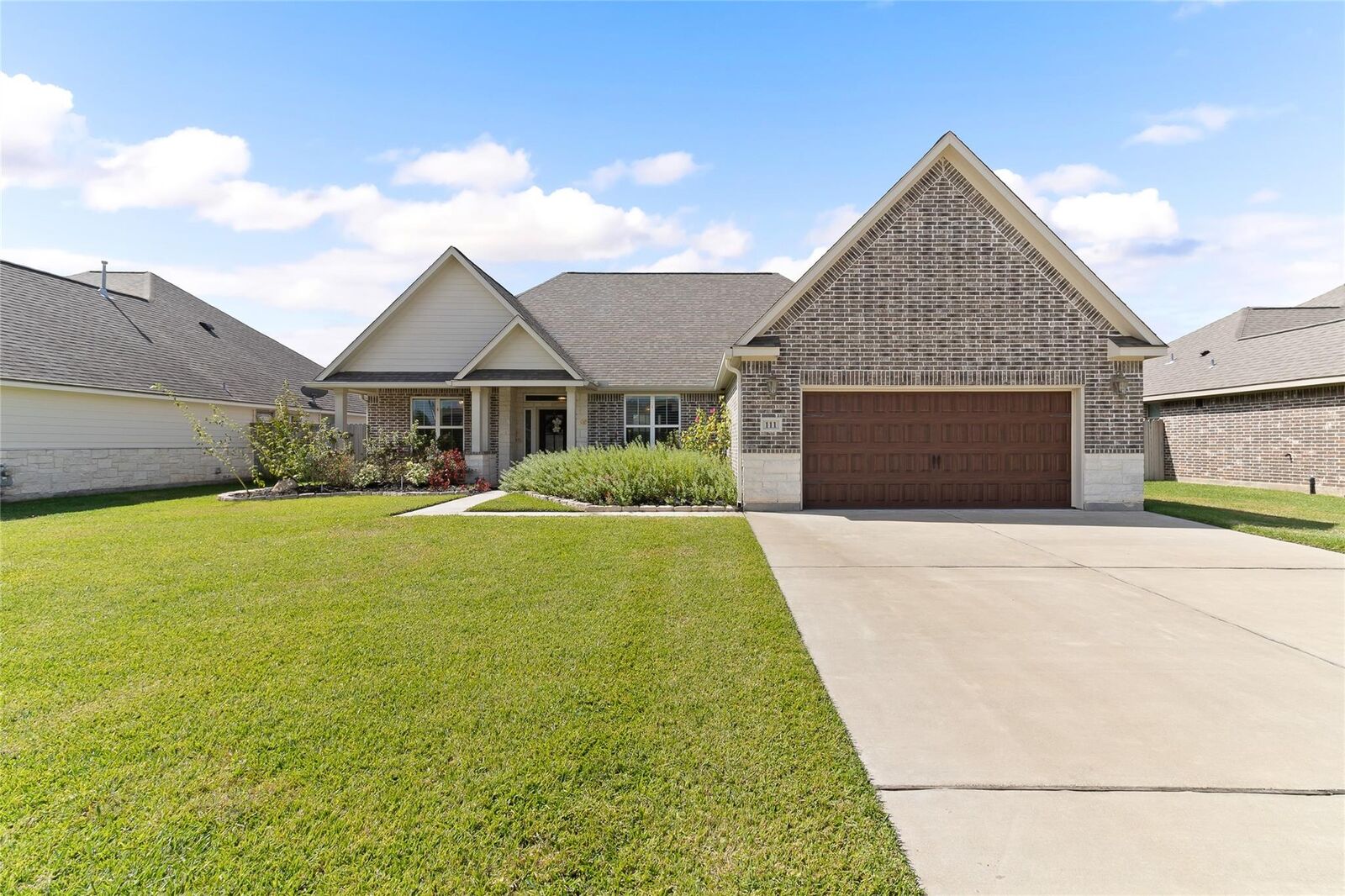 Property Photo:  111 Sundrop Lane  TX 77566 