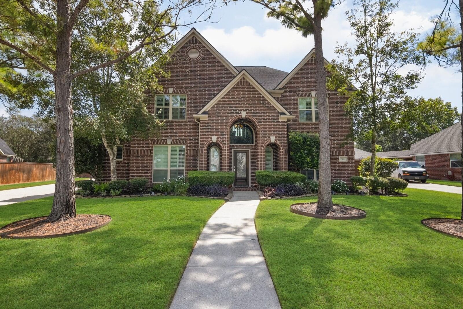 Property Photo:  703 Post Oak Court  TX 77546 