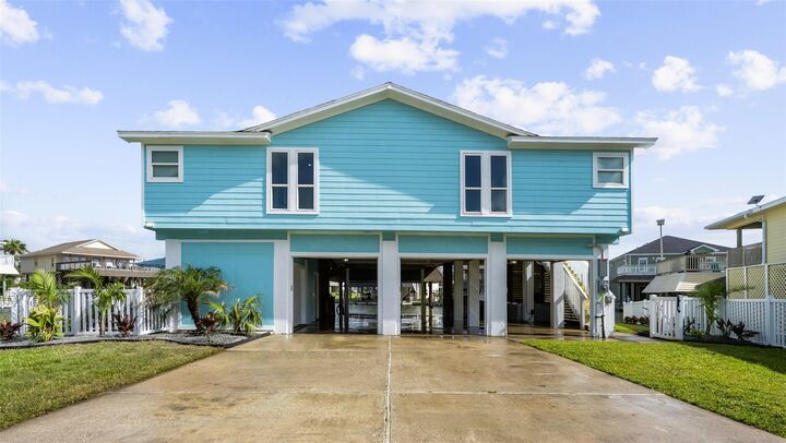 Property Photo:  1326 Hawaii Drive  TX 77554 