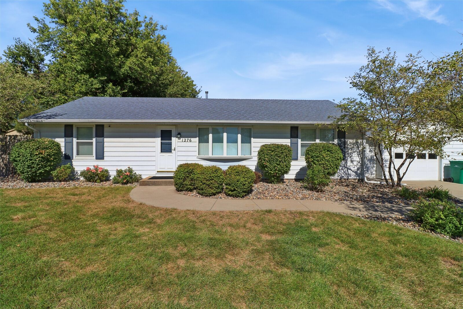 Property Photo: 1276 NE 52nd Avenue IA 50313