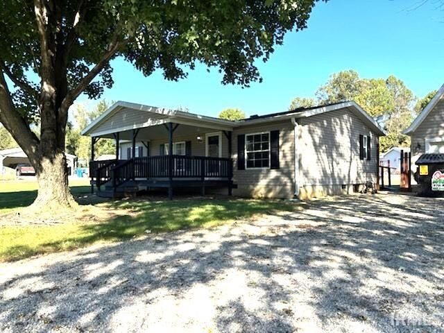 Property Photo: 140 E Grissom Ave IN 47635