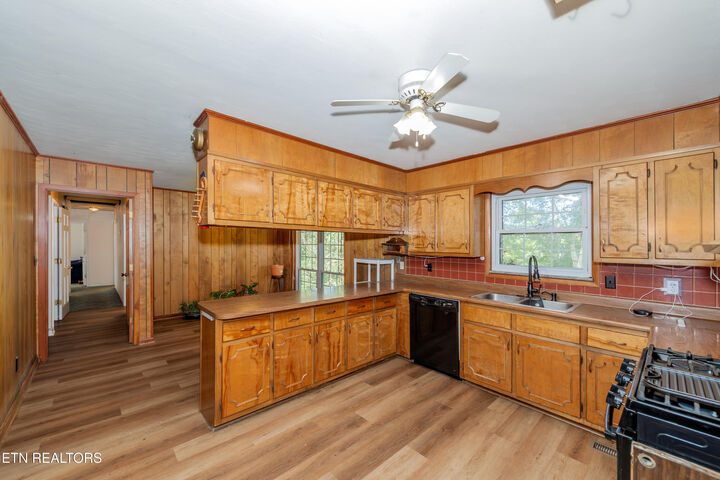 Property Photo:  214 Woodland Drive  TN 37763 
