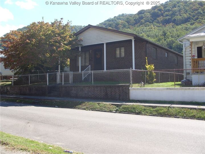 717 4th Avenue  Montgomery WV 25136 photo
