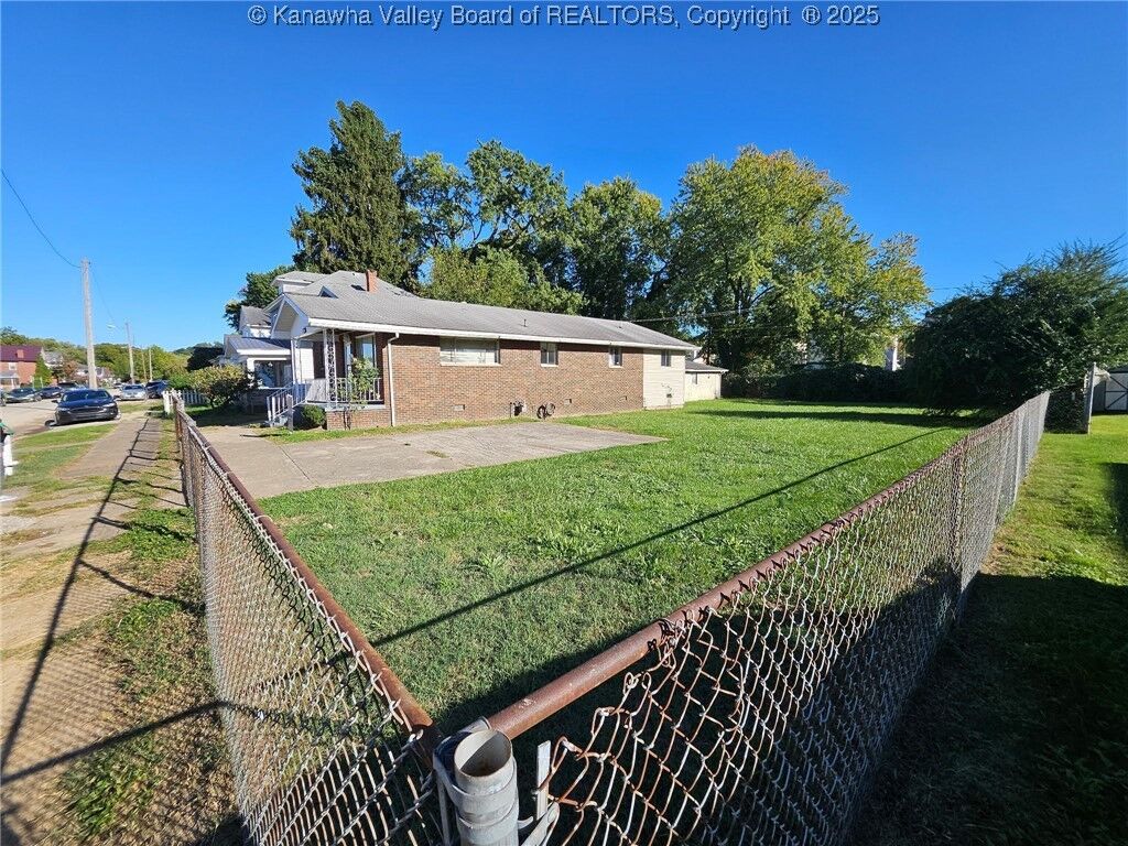 Property Photo: 1739 Doulton Avenue WV 25701