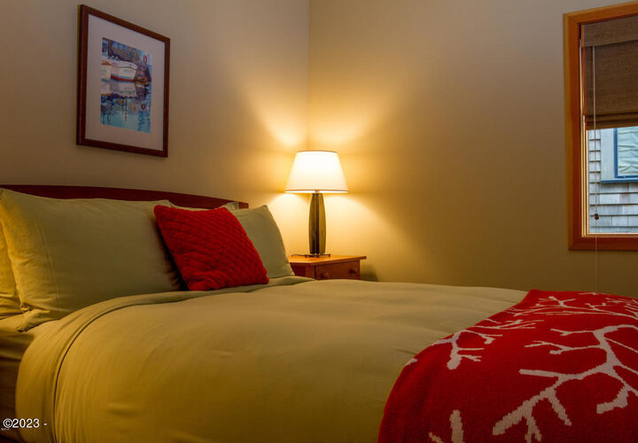 Property Photo:  33000 Cape Kiwanda Dr Unit 8, Wk 40  OR 97135 