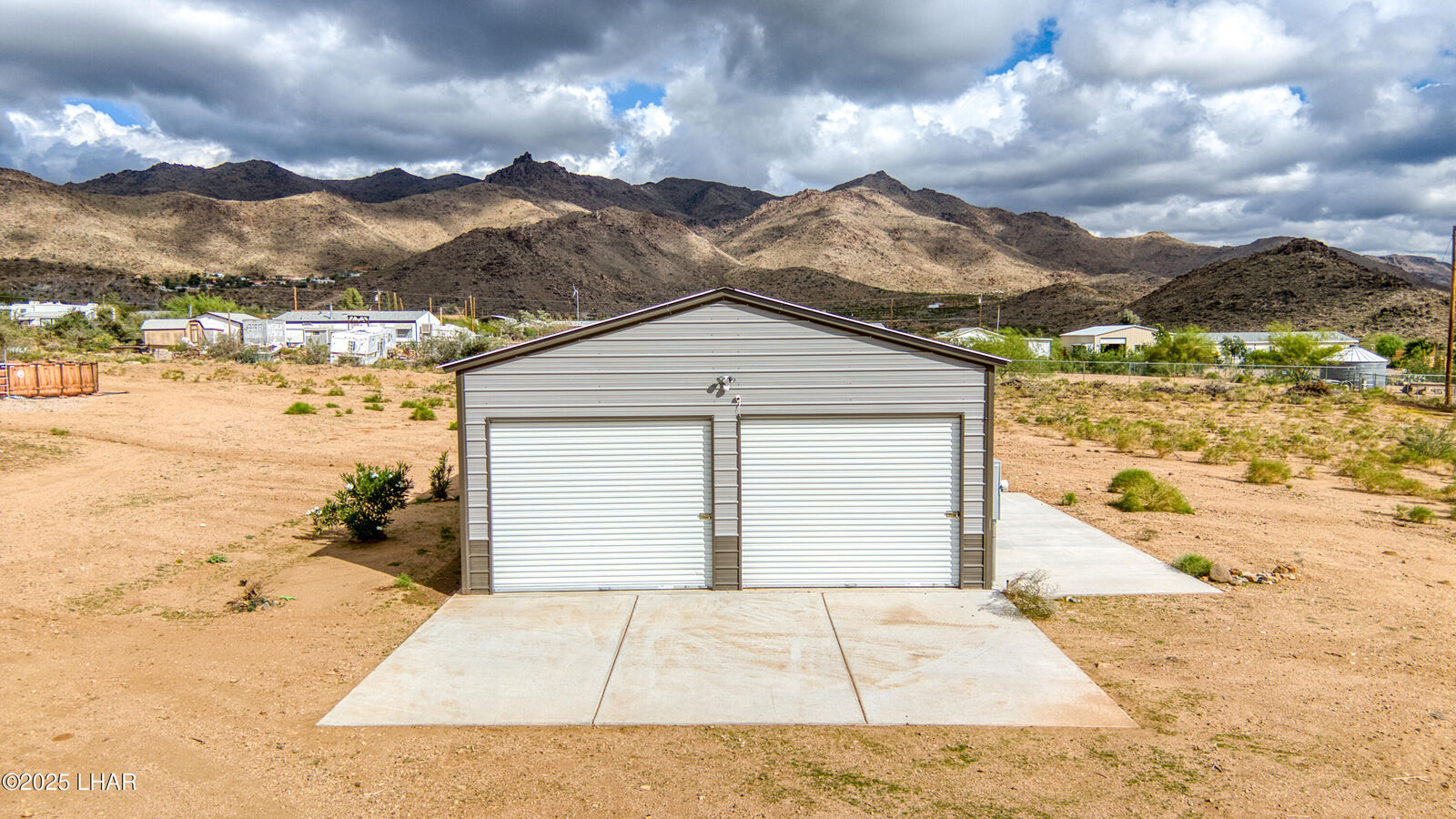 Property Photo: 3870 N Bouse Rd AZ 86413