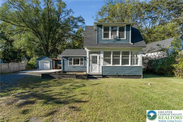 Property Photo: 2590 S Delaware Drive PA 18042