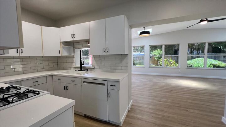 Property Photo:  4227 Porpoise Drive SE  FL 33705 