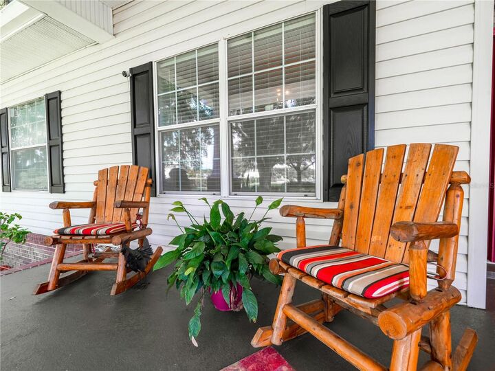 Property Photo:  1096 Drew Street  FL 33810 