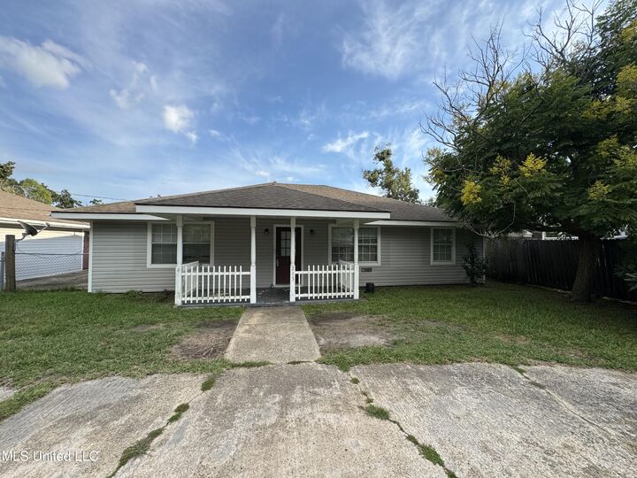 Property Photo: 213 Oak Street MS 39560