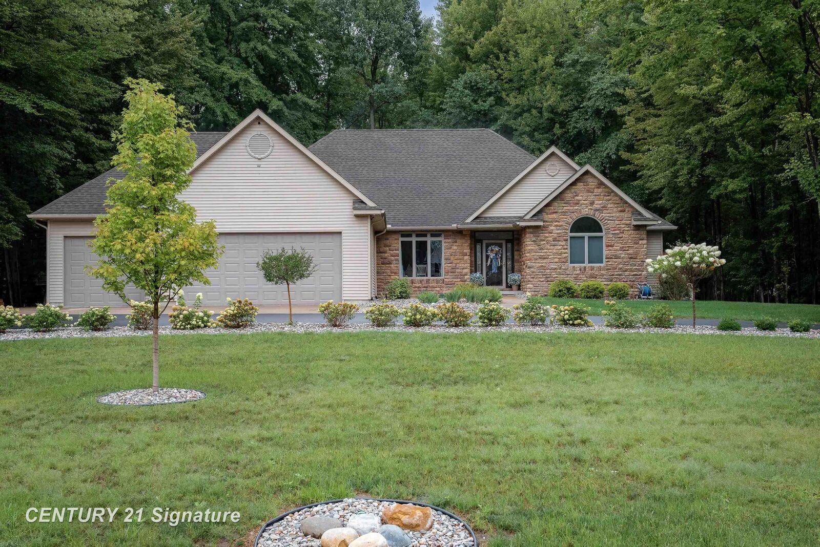 Property Photo: 2262 N Rolling Ridge Drive MI 48642
